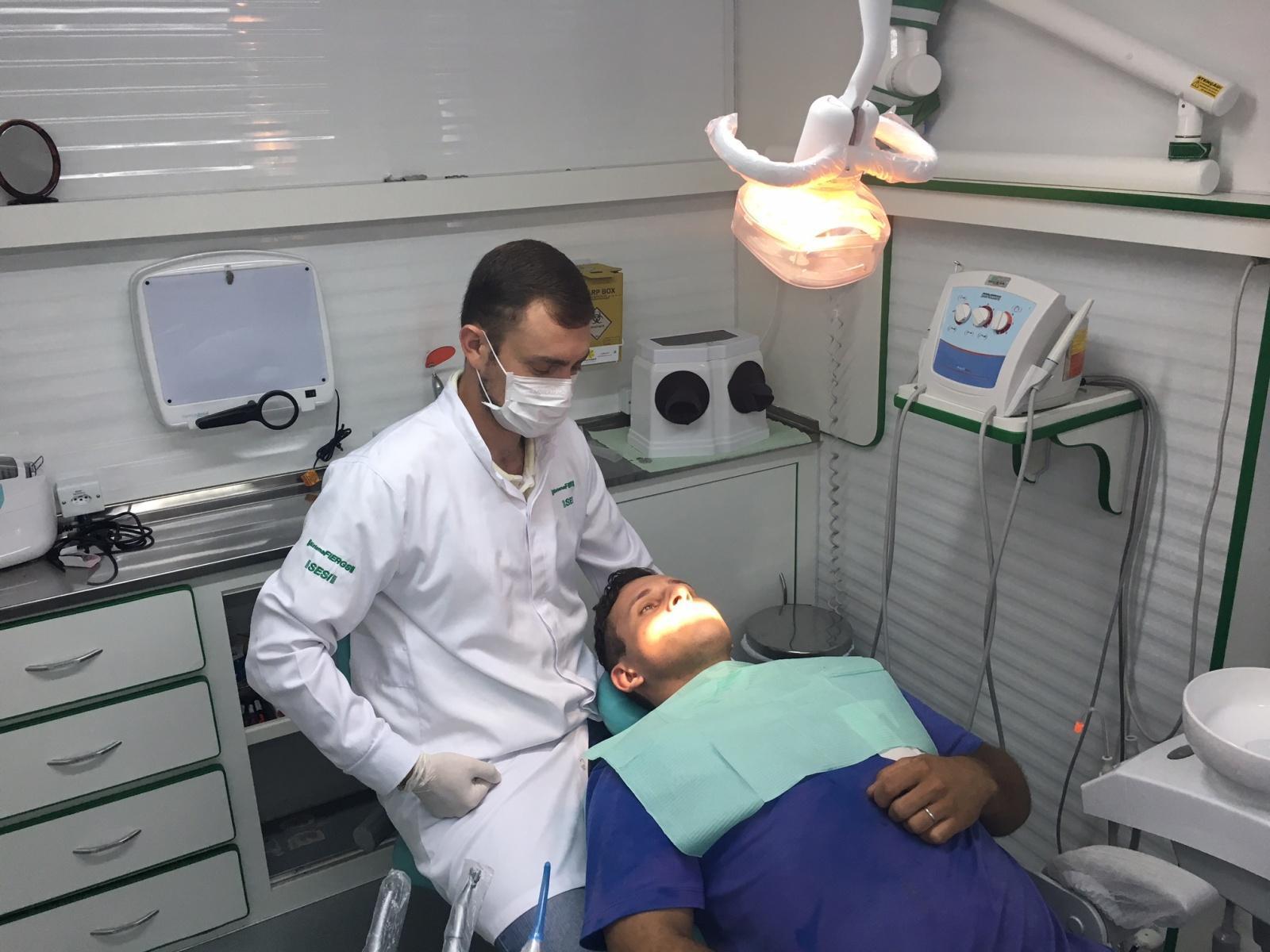 Funcionários da Cattaneo recebem atendimento odontológico