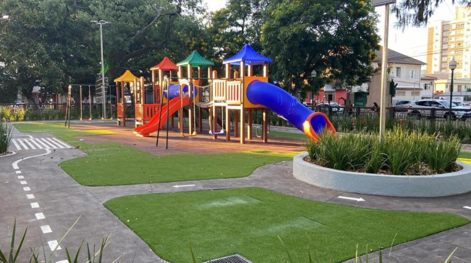 Revitalização do Playground da Praça Erico Verissimo